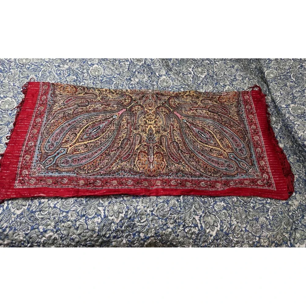 N/A intricate paisley